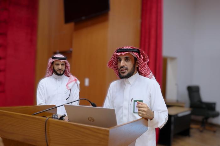 وكيل الجامعة للشؤون الأكاديمية يلتقي طلاب السنة الإعدادية المشتركة مع انطلاقة مسيرتهم الجامعية وكيل الجامعة للشؤون الأكاديمية يلتقي طلاب السنة الإعدادية المشتركة مع انطلاقة مسيرتهم الجامعية